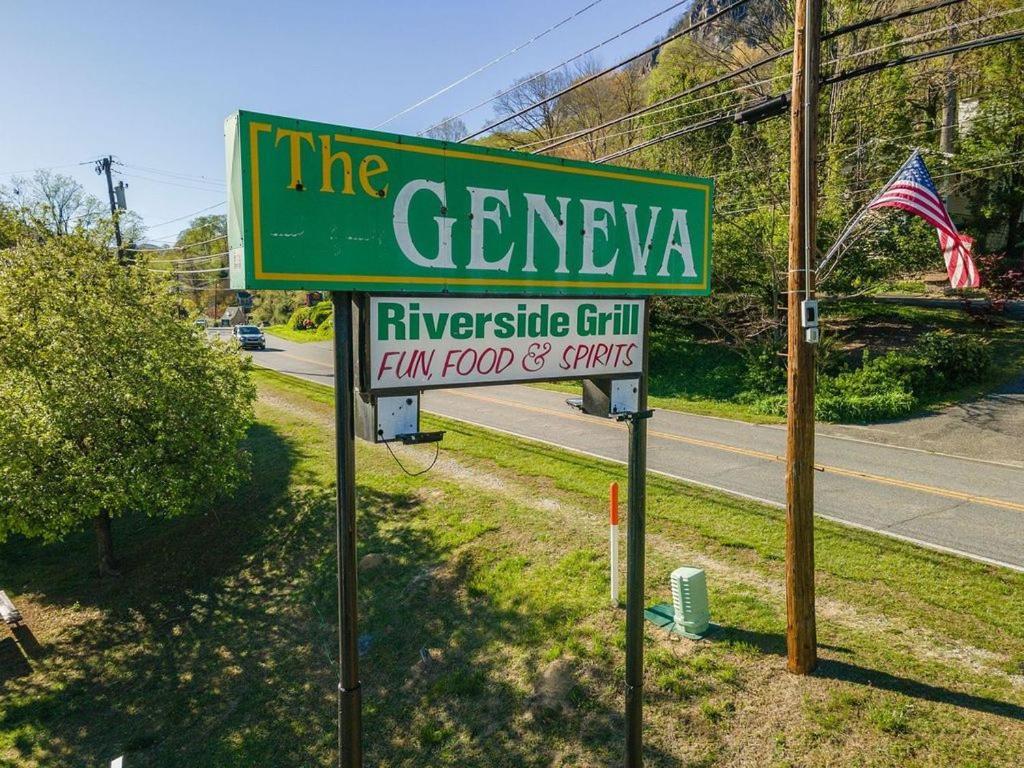Geneva Hotel & Tiki Bar Chimney Rock Kültér fotó